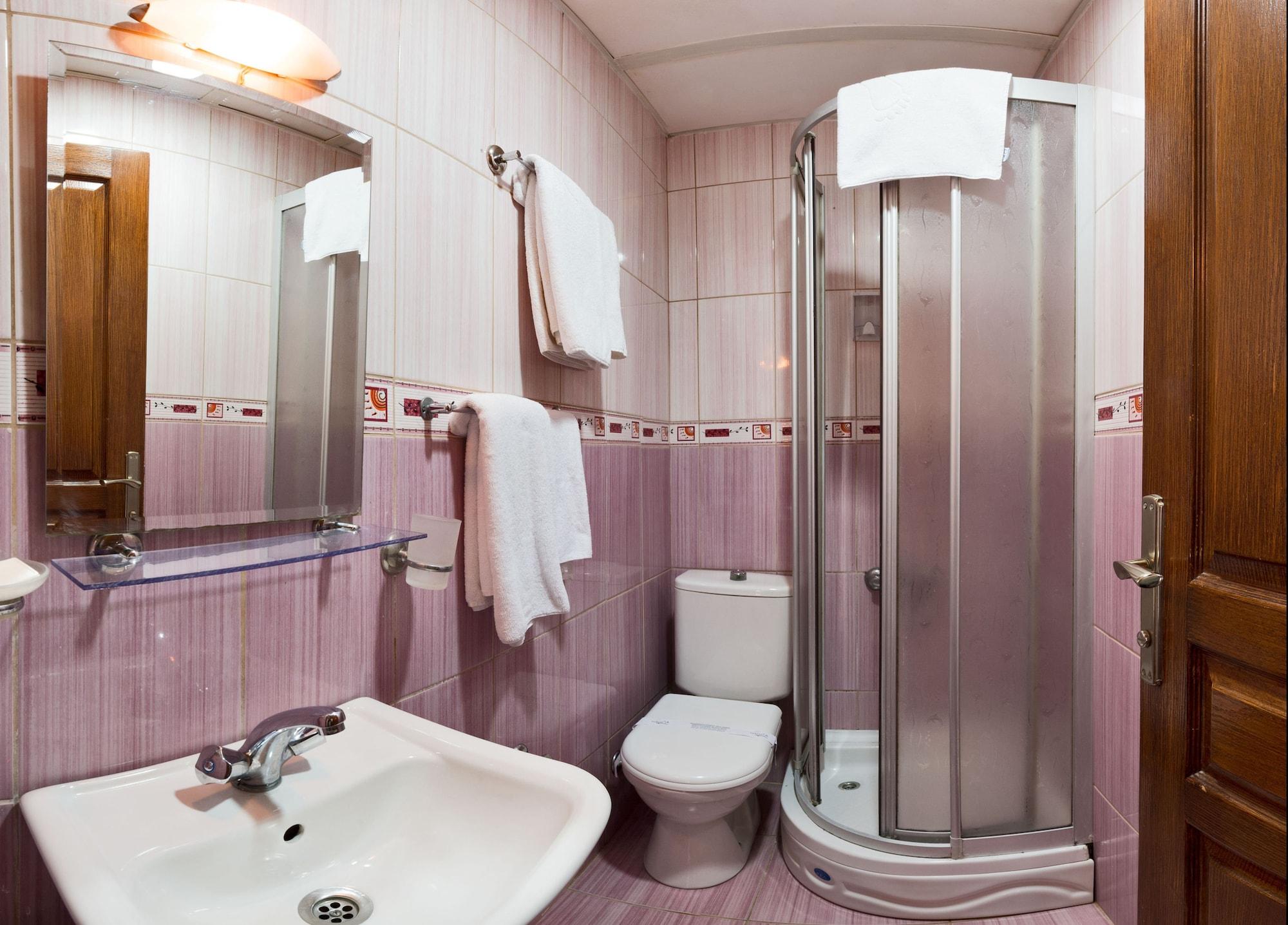 Beyaz Kugu Hotel Istanbul Bagian luar foto