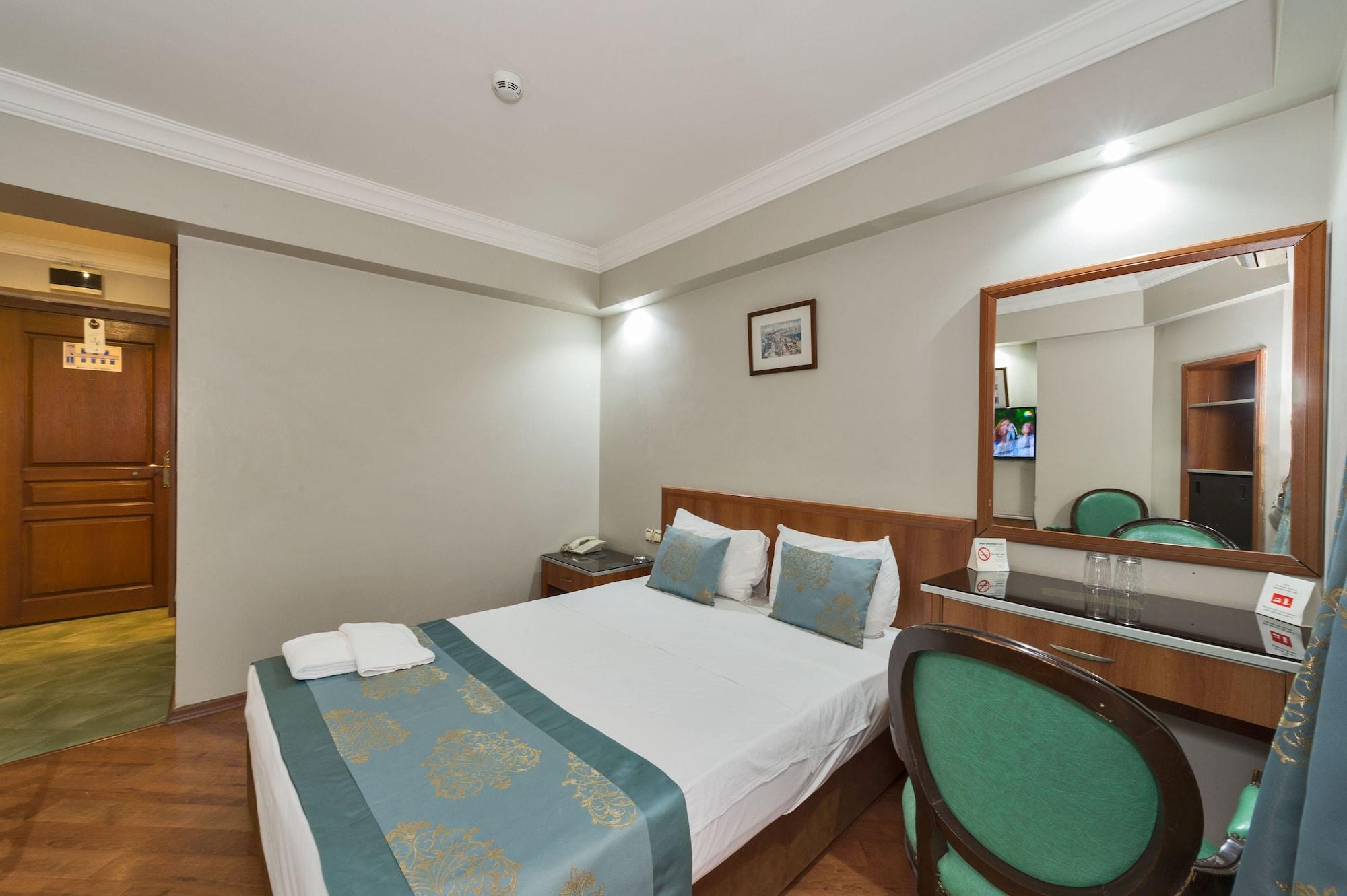 Beyaz Kugu Hotel Istanbul Bagian luar foto