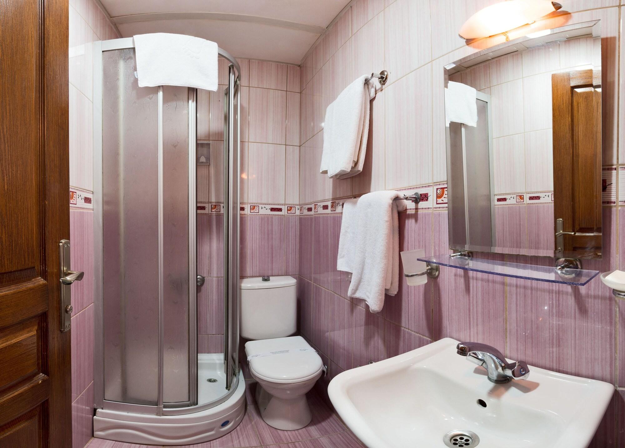 Beyaz Kugu Hotel Istanbul Bagian luar foto