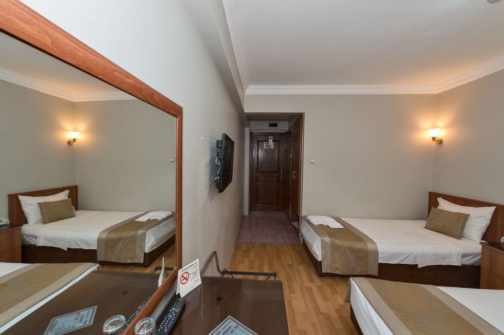 Beyaz Kugu Hotel Istanbul Bagian luar foto