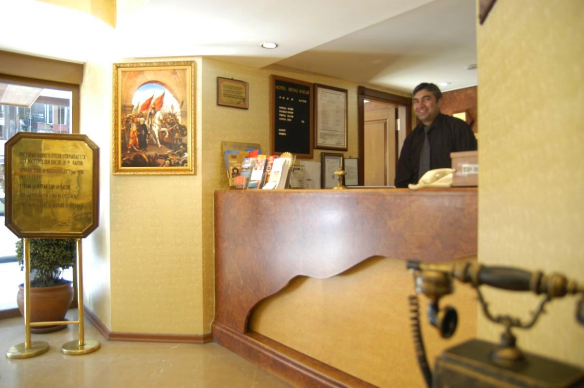 Beyaz Kugu Hotel Istanbul Bagian luar foto