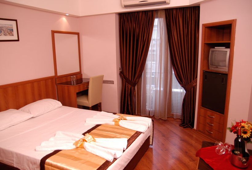 Beyaz Kugu Hotel Istanbul Bagian luar foto
