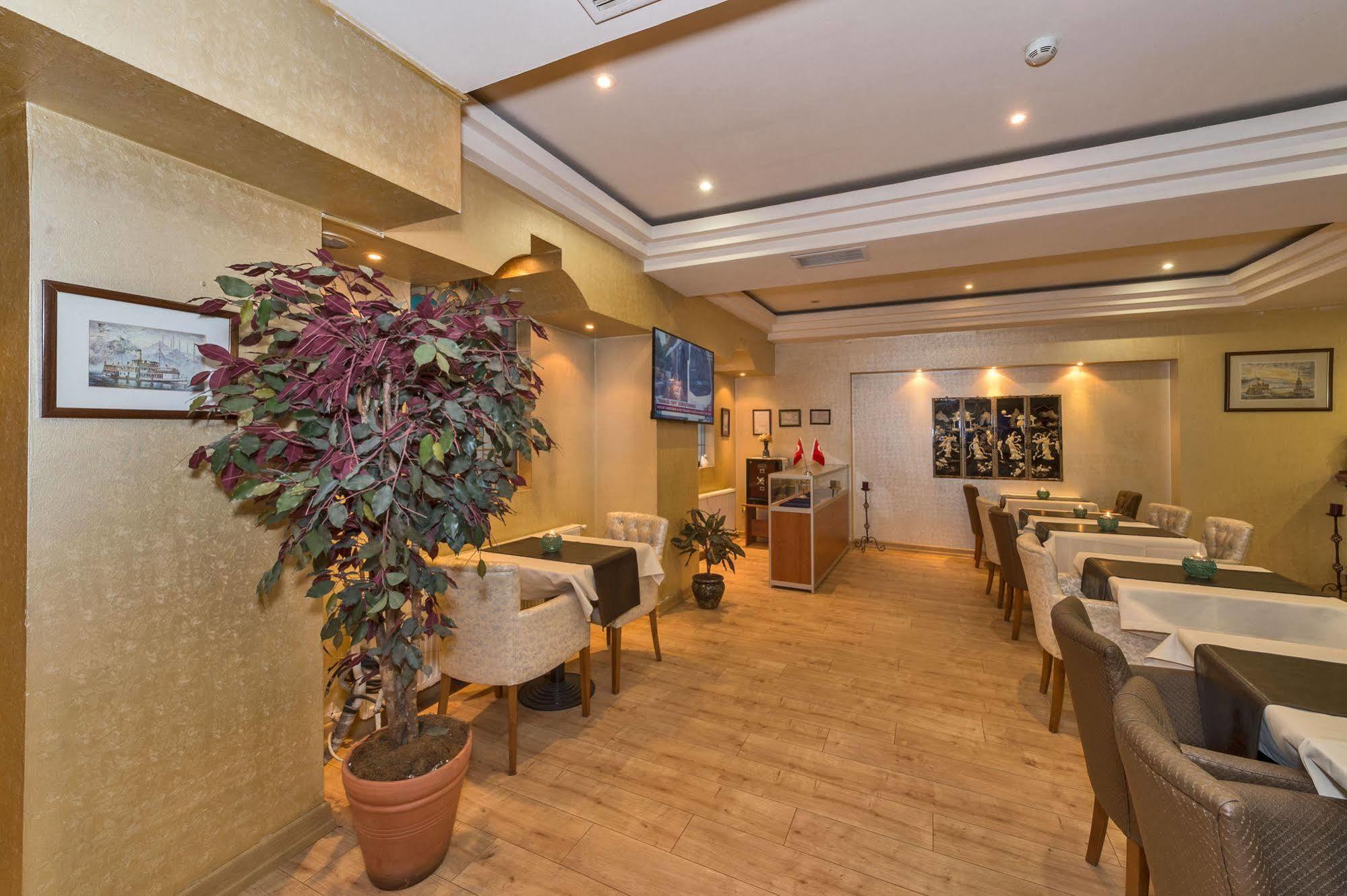 Beyaz Kugu Hotel Istanbul Bagian luar foto