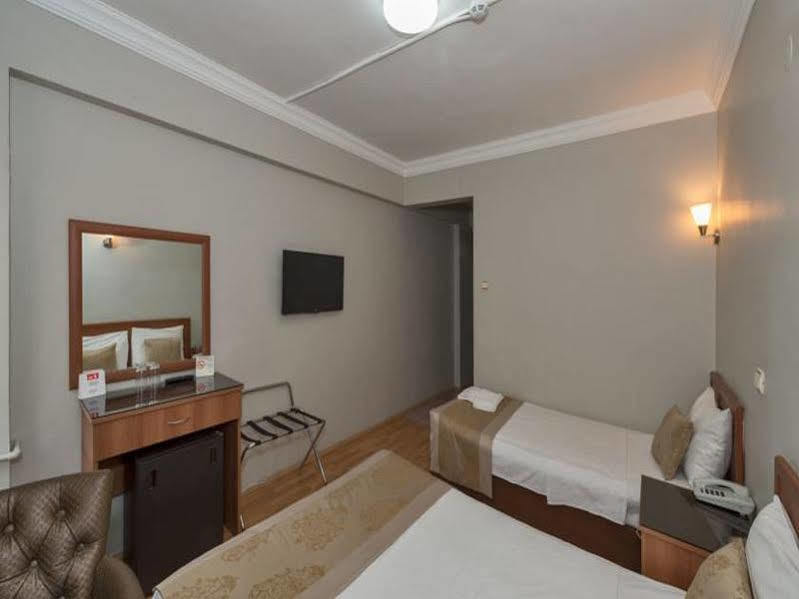 Beyaz Kugu Hotel Istanbul Bagian luar foto